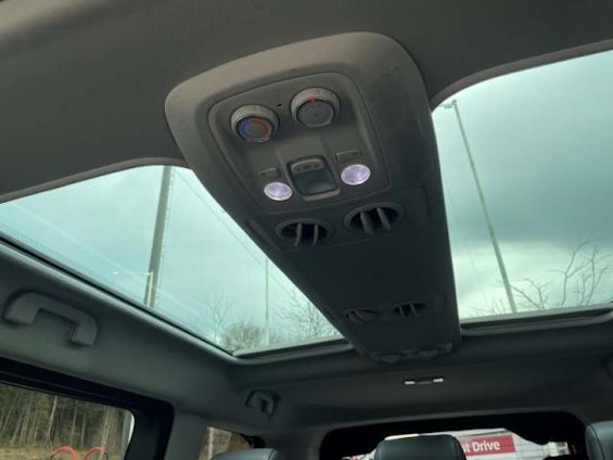 Vehicle image 6 Vehicle image 6