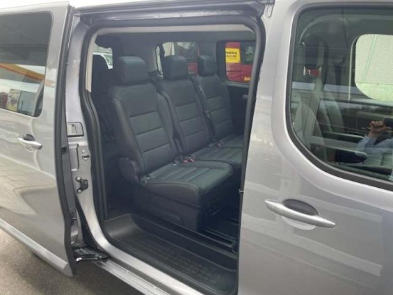 Vehicle image 4 Vehicle image 4