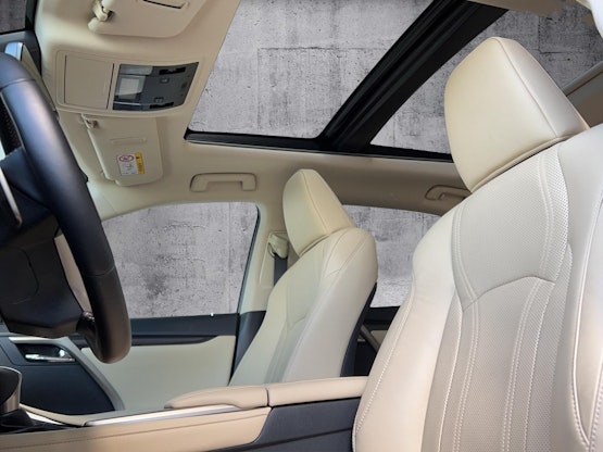 Vehicle image 14 Vehicle image 14