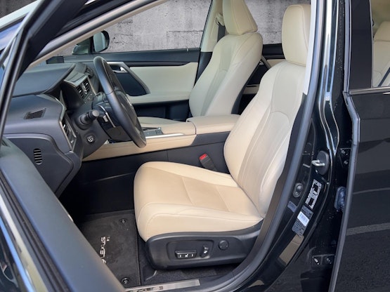 Vehicle image 8 Vehicle image 8