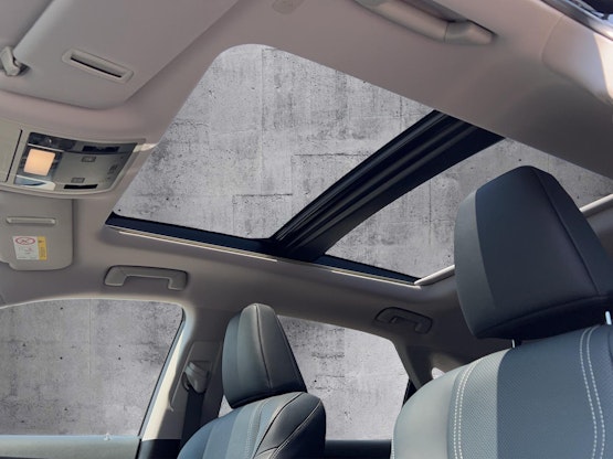 Vehicle image 15 Vehicle image 15