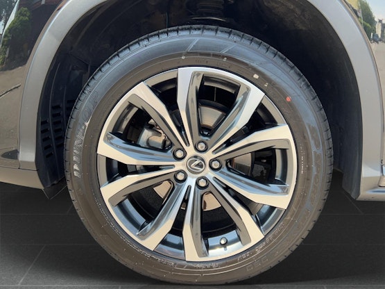 Vehicle image 16 Vehicle image 16