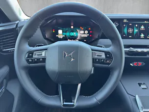 DS Automobiles No4 1.2 Hybrid Pallas
