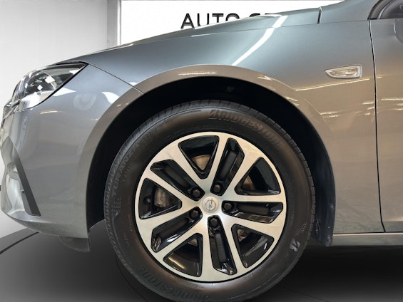 Vehicle image 14 Vehicle image 14