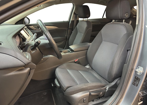 Vehicle image 7 Vehicle image 7