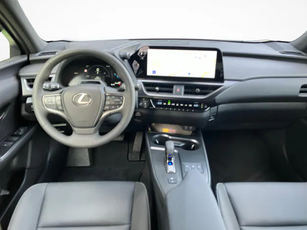 Lexus UX 300h F-Line