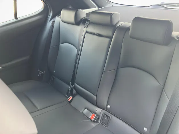 Lexus UX 300h F-Line