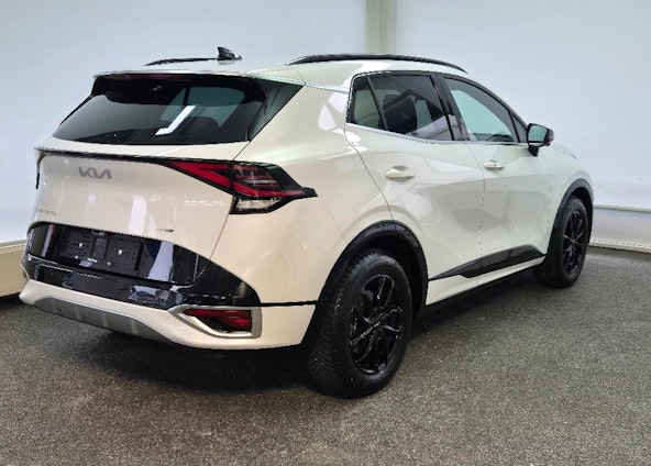 Vehicle image 4 Vehicle image 4