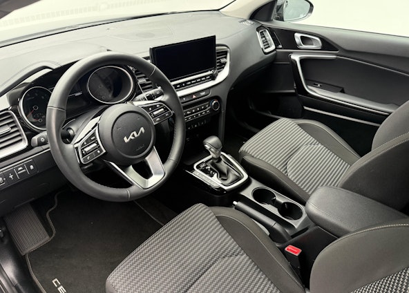 Vehicle image 4 Vehicle image 4