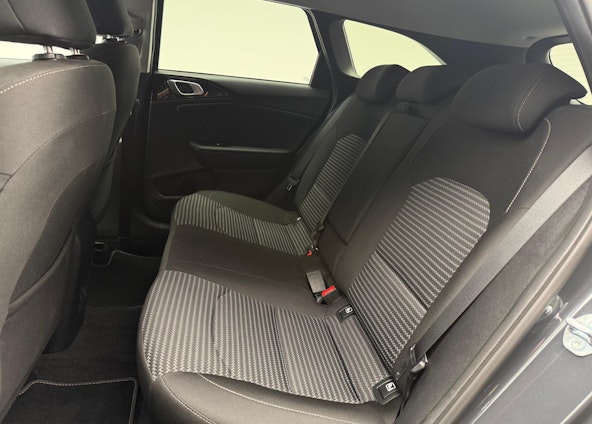 Vehicle image 6 Vehicle image 6