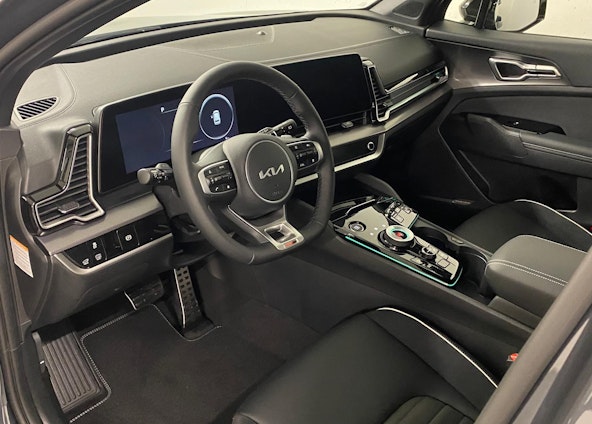 Vehicle image 4 Vehicle image 4