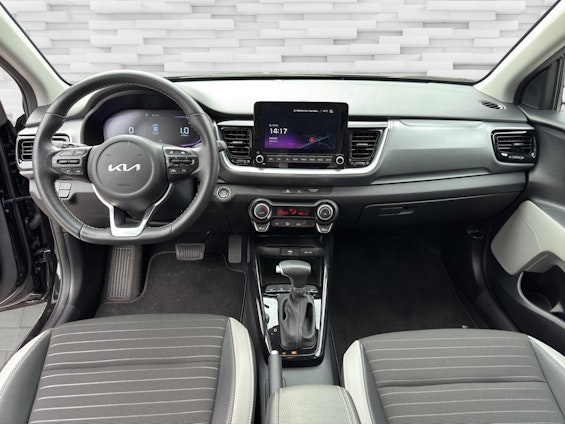 Vehicle image 4 Vehicle image 4