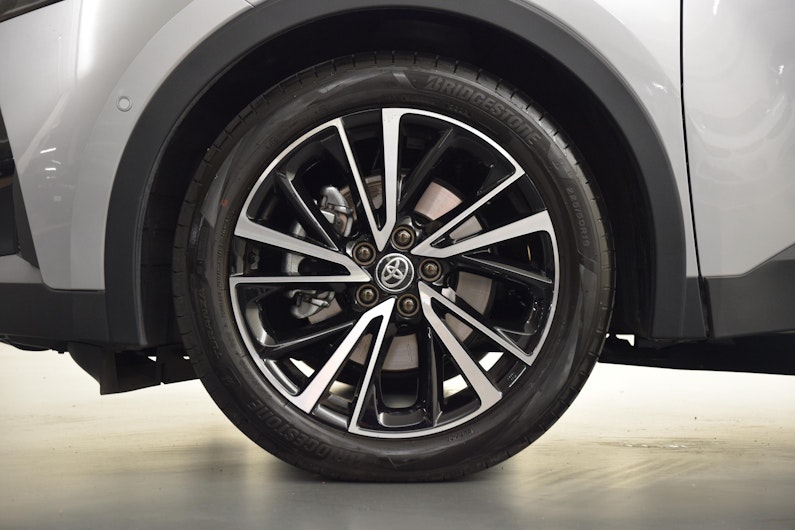 Vehicle image TOYOTA C-HR