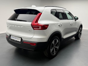 Vehicle image VOLVO XC40 2.0 B3 MH Plus Dark