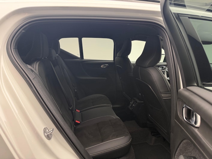 Vehicle image VOLVO XC40