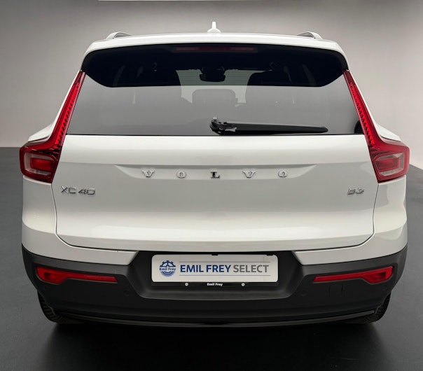Vehicle image VOLVO XC40
