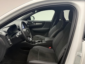 Vehicle image VOLVO XC40 2.0 B3 MH Plus Dark