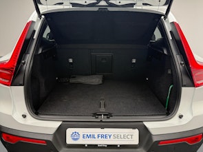 Vehicle image VOLVO XC40 2.0 B3 MH Plus Dark
