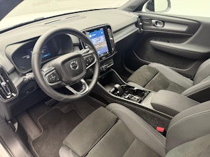 Vehicle image VOLVO XC40 2.0 B3 MH Plus Dark