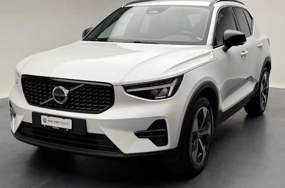 VOLVO XC40 2.0 B3 MH Plus Dark 0 VOLVO XC40 2.0 B3 MH Plus Dark 0