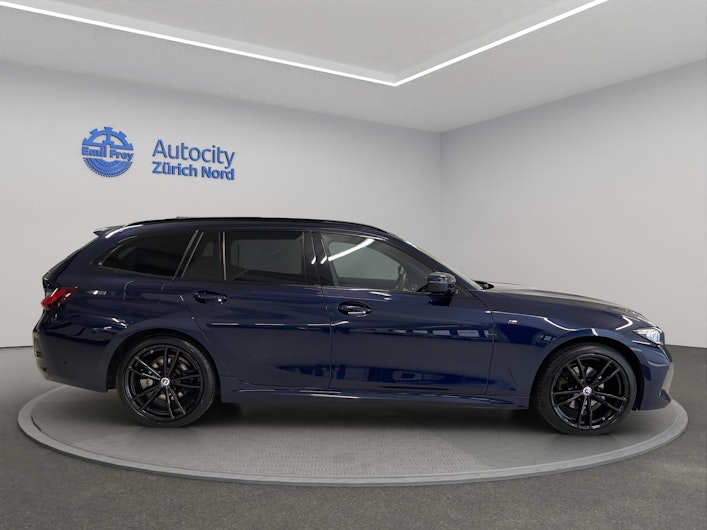 Vehicle image BMW 3 SERIES