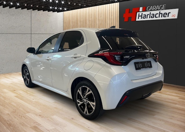 Vehicle image 6 Vehicle image 6