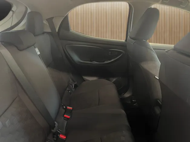Toyota Yaris 1.5 VVT-i HSD Trend