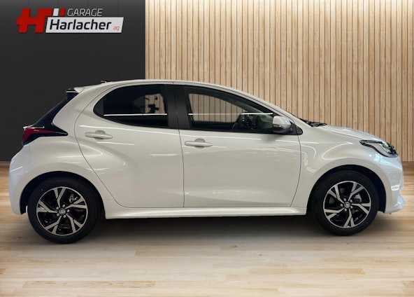 Vehicle image 3 Vehicle image 3