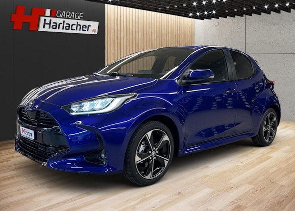 First vehicle image First vehicle image