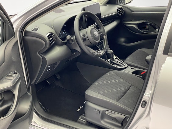 Vehicle image 6 Vehicle image 6