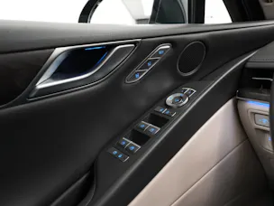 Genesis G80 2.5T Premium AWD
