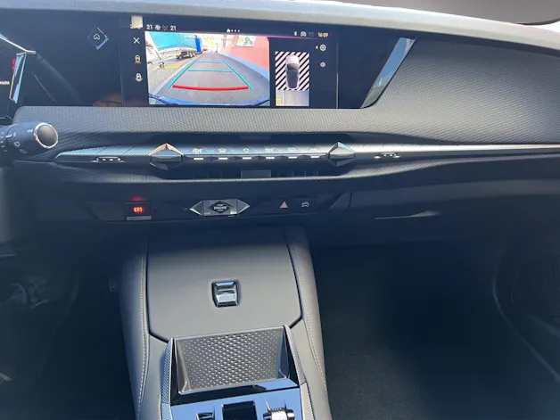 DS Automobiles No4 1.2 Hybrid Pallas