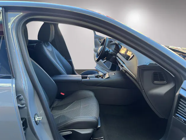 DS Automobiles No4 1.2 Hybrid Pallas