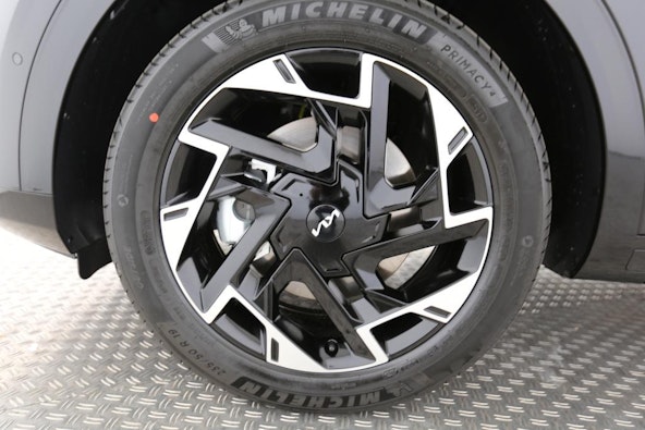 Vehicle image 5 Vehicle image 5