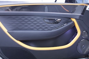 Vehicle image BENTLEY Continental GTC 4.0 V8 Hybrid Speed