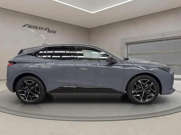 DS Automobiles No4 HYBRIDE 145 e-DCS6 Pallas