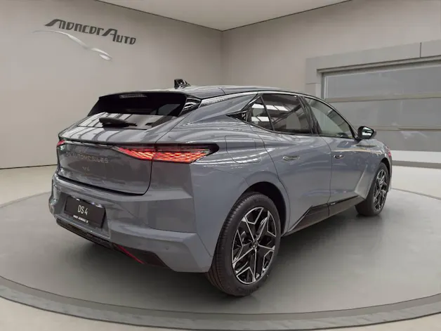 DS Automobiles No4 HYBRIDE 145 e-DCS6 Pallas