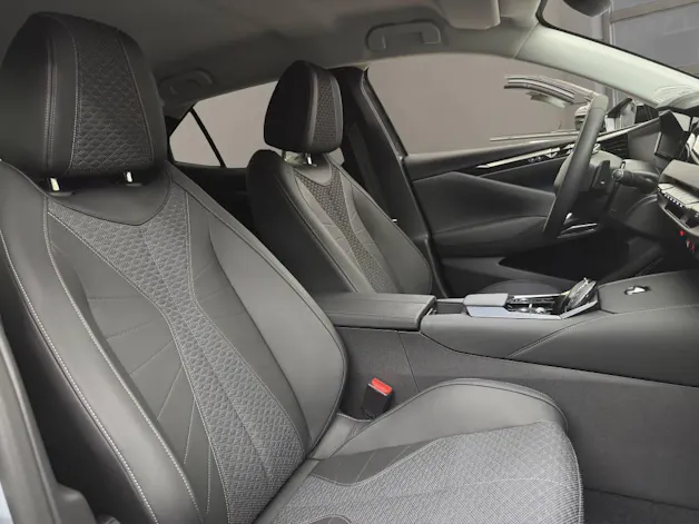 DS Automobiles No4 HYBRIDE 145 e-DCS6 Pallas