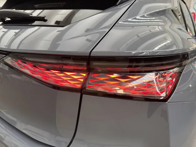 DS Automobiles No4 HYBRIDE 145 e-DCS6 Pallas