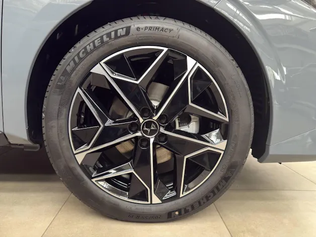DS Automobiles No4 HYBRIDE 145 e-DCS6 Pallas