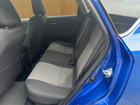 Vehicle image 9 Vehicle image 9