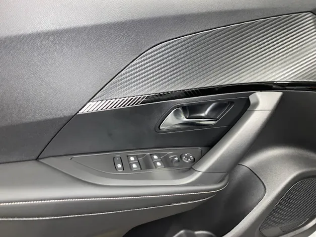 Peugeot 2008 1.2 Hybrid Allure Premium