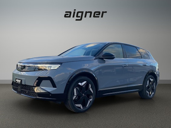 First vehicle image