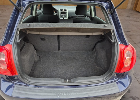 Vehicle image 10 Vehicle image 10