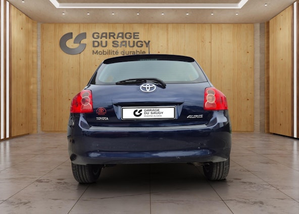 Vehicle image 4 Vehicle image 4