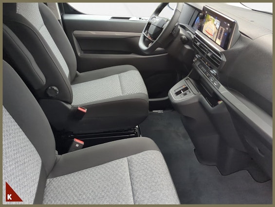 Vehicle image 17 Vehicle image 17