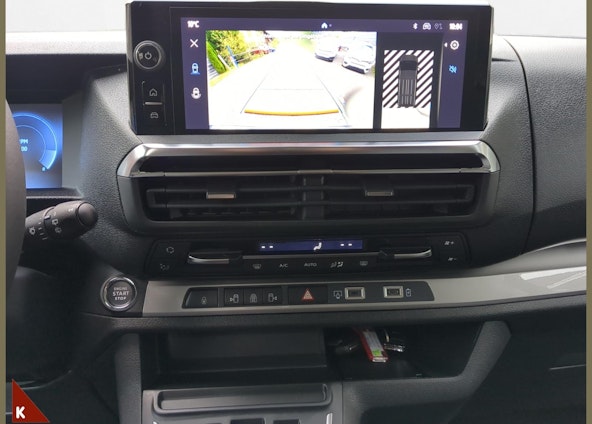 Vehicle image 15 Vehicle image 15