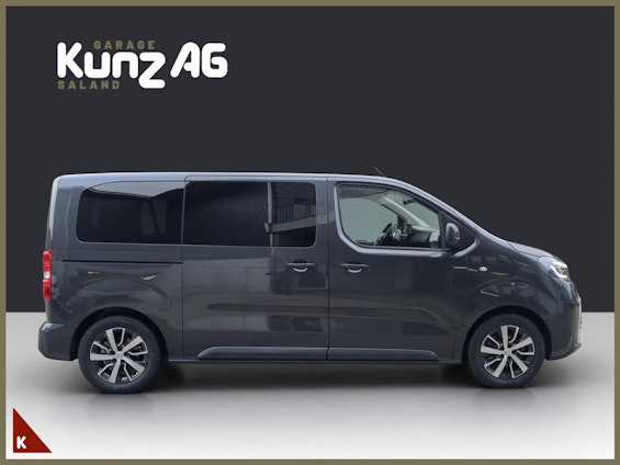 Vehicle image 6 Vehicle image 6