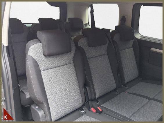 Vehicle image 18 Vehicle image 18