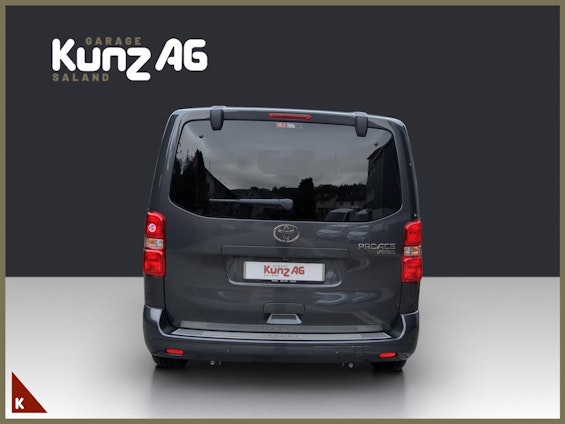 Vehicle image 4 Vehicle image 4